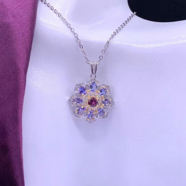 Fashion Simple And Natural Tanzanite Pendant Necklace